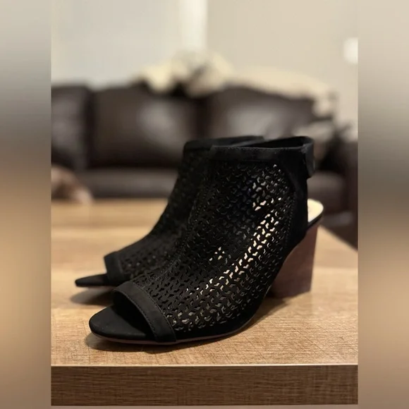 Vince Camuto Leather Heels - Picture 1 of 5